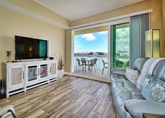 Sandpiper's Cove 303 Waterfront 3 Bedroom 2 Bathroom - Sandpiper's Cove 23146 *