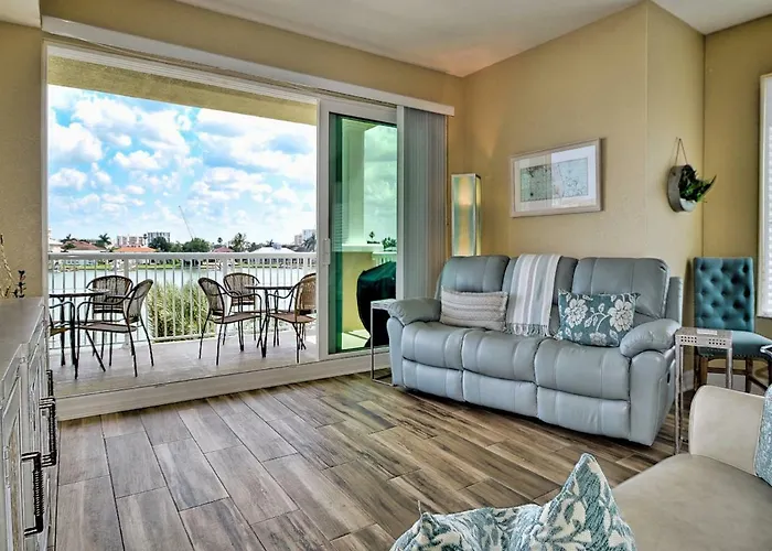Apartment Sandpiper's Cove 303 Waterfront 3 Bedroom 2 Bathroom - Sandpiper's Cove 23146 Clearwater Beach