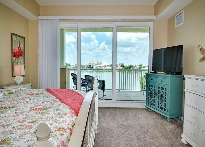 Sandpiper's Cove 303 Waterfront 3 Bedroom 2 Bathroom - Sandpiper's Cove 23146 Clearwater Beach