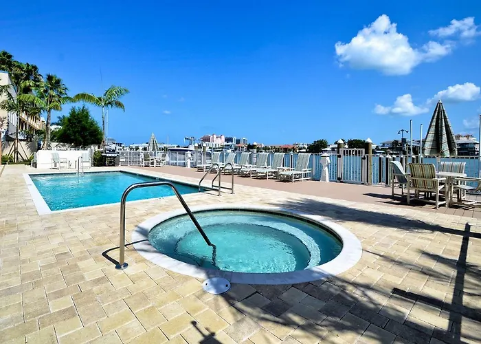 Sandpiper's Cove 303 Waterfront 3 Bedroom 2 Bathroom - Sandpiper's Cove 23146 * Clearwater Beach