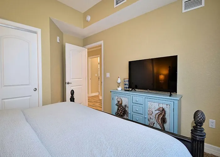 Sandpiper's Cove 303 Waterfront 3 Bedroom 2 Bathroom - Sandpiper's Cove 23146 Apartment *